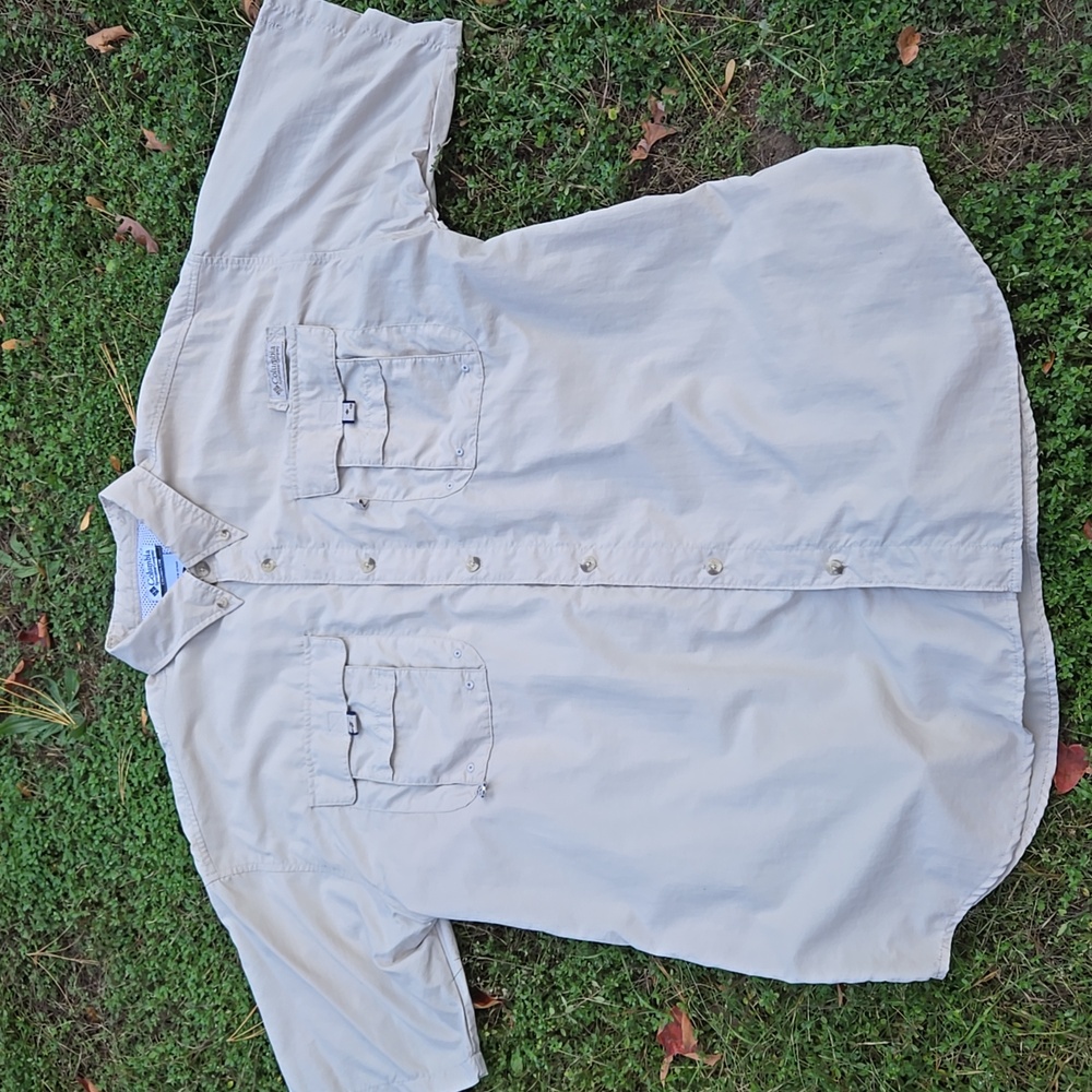 COLUMBIA ▪︎ Men's Beige Performance Fishing Gear Shirt, Size L